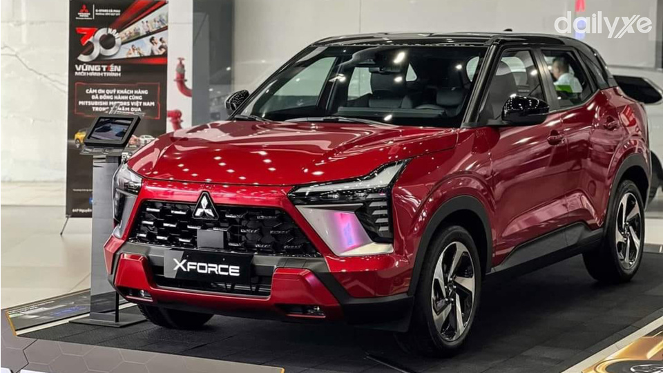 Phòng trưng bày xe của showroom Mitsubishi Nha Trang