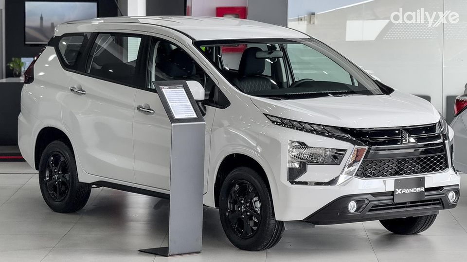 Phòng trưng bày xe của showroom Mitsubishi Quảng Ninh
