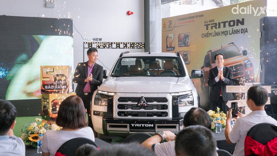 Phòng trưng bày xe của showroom Mitsubishi Tây Ninh