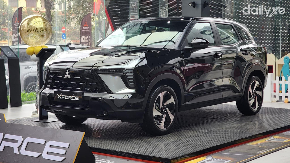 Phòng trưng bày xe của showroom Mitsubishi Thái Bình