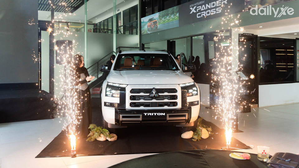 Phòng trưng bày xe của showroom Mitsubishi Trung Thượng