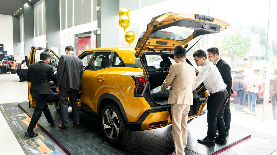 Phòng trưng bày xe của showroom Mitsubishi Tuyên Quang