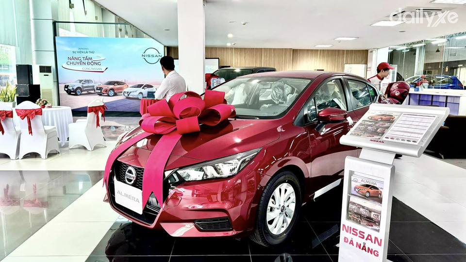 Phòng trưng bày xe tại showroom Nissan Đà Nẵng