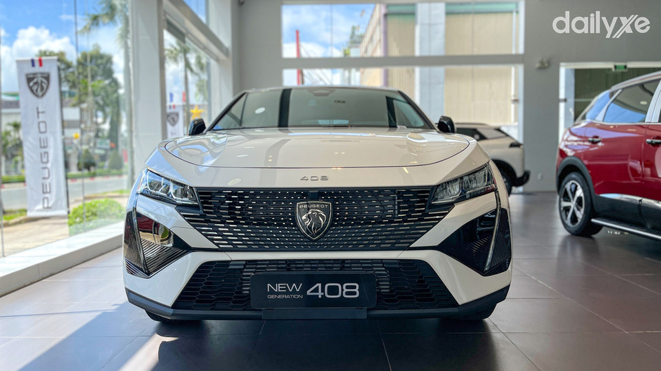 Khu vực trưng bày của Peugeot Bà Rịa rộng rãi