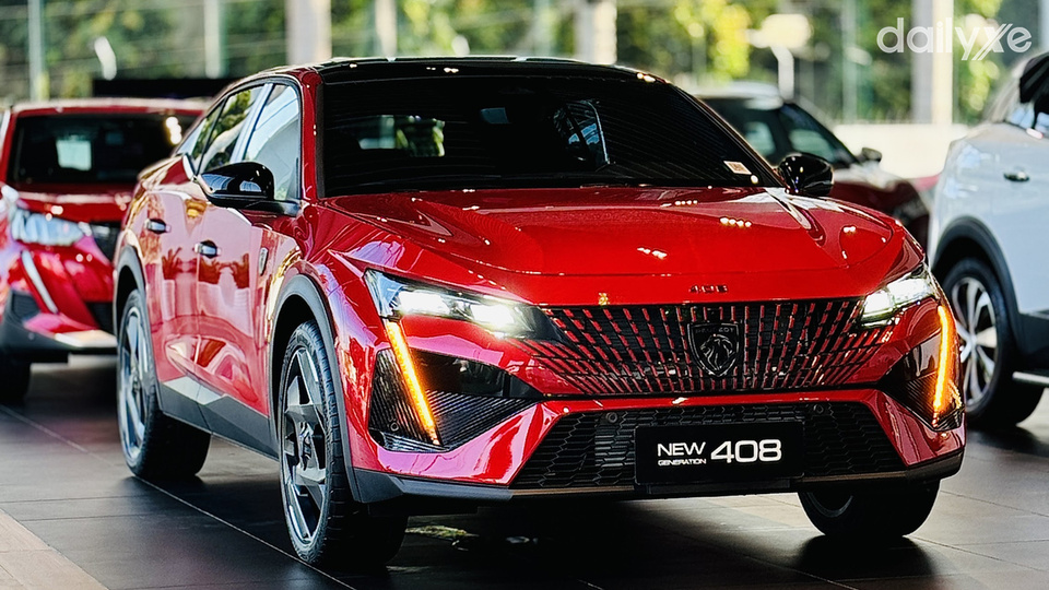 Phòng trưng bày xe của showroom Peugeot Bình Triệu