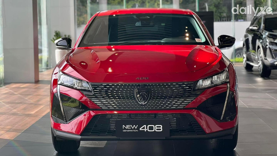 Phòng trưng bày xe của showroom Peugeot Buôn Hồ