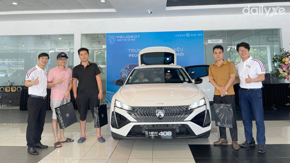 Phòng trưng bày xe của showroom Peugeot Hà Nam