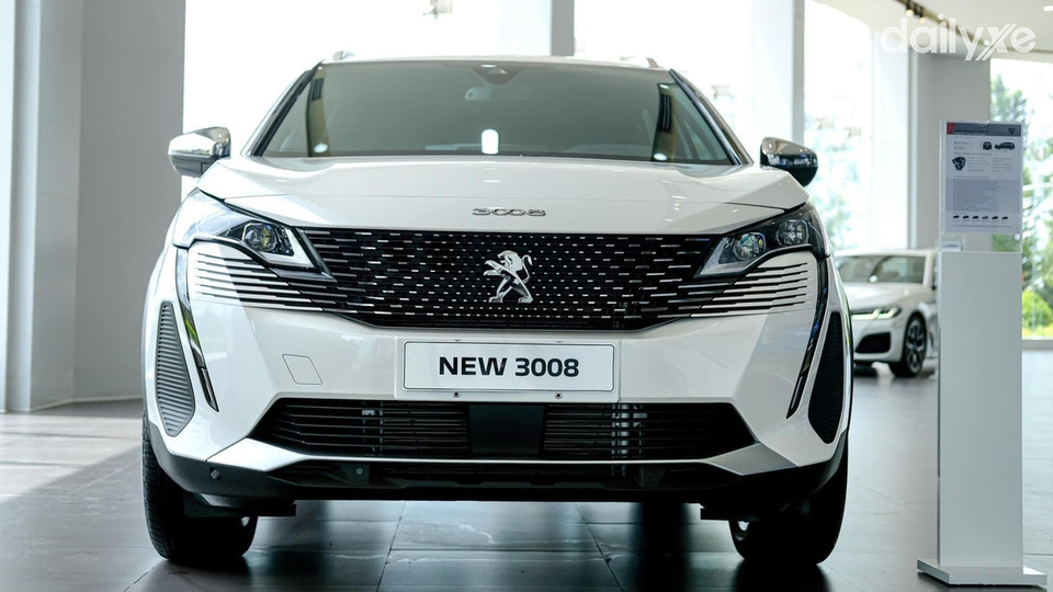 Phòng trưng bày xe của showroom Peugeot Hòa Bình