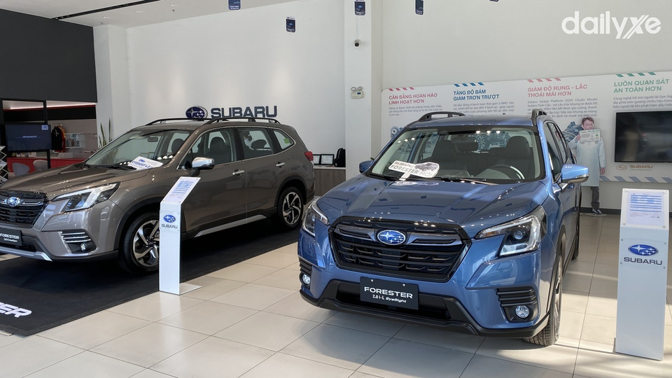 Khu vực phòng trưng bày của đại lý Subaru Hà Đông