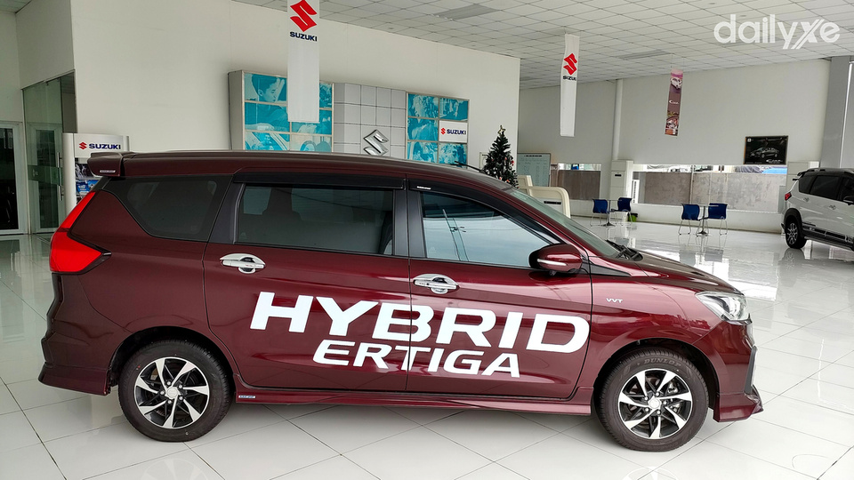 Phòng trưng bày xe của showroom Suzuki Hưng Yên