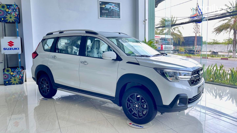 Phòng trưng bày xe của showroom Suzuki Quốc Di