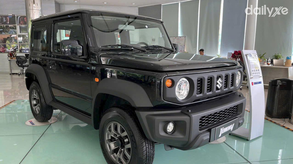 Phòng trưng bày xe của showroom Suzuki Việt Đức