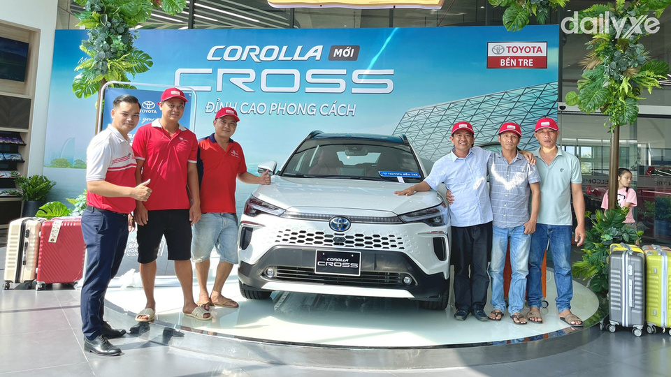 Phòng trưng báy xe của showroom Toyota Bến Tre