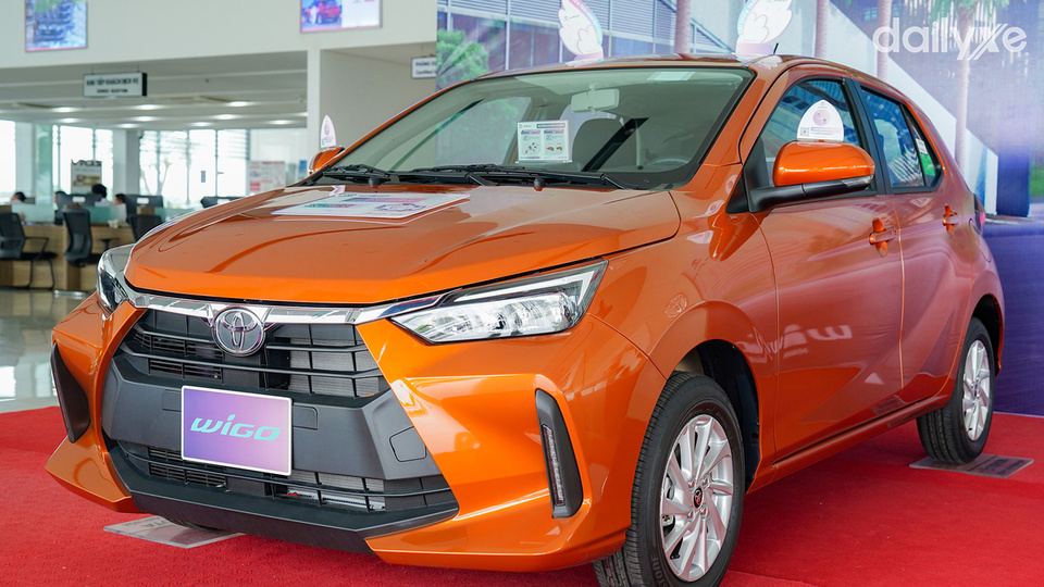 Phòng trưng bày xe của showroom Toyota Doanh Thu Thanh Hóa