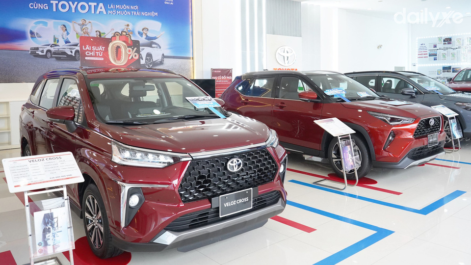 Phòng trưng bày xe của showroom Toyota Gia Lai