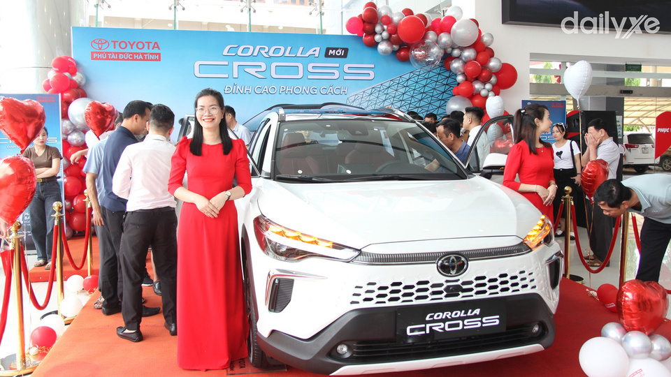 Phòng trưng bày xe của showroom Toyota Hà Tĩnh