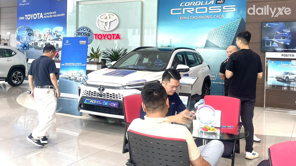 Phòng trưng bày showroom Toyota Hoàn Kiếm
