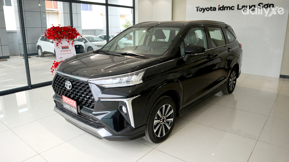 Phòng trưng bày xe của showroom Toyota Lạng Sơn