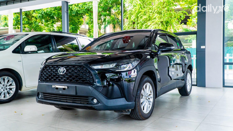 Phòng trưng bày xe của đại lý Toyota Long Biên