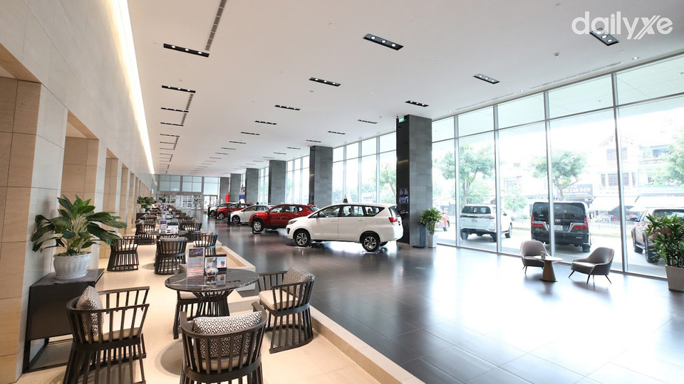 Phòng trưng bày xe của đại lý Toyota Okayama Đà Nẵng