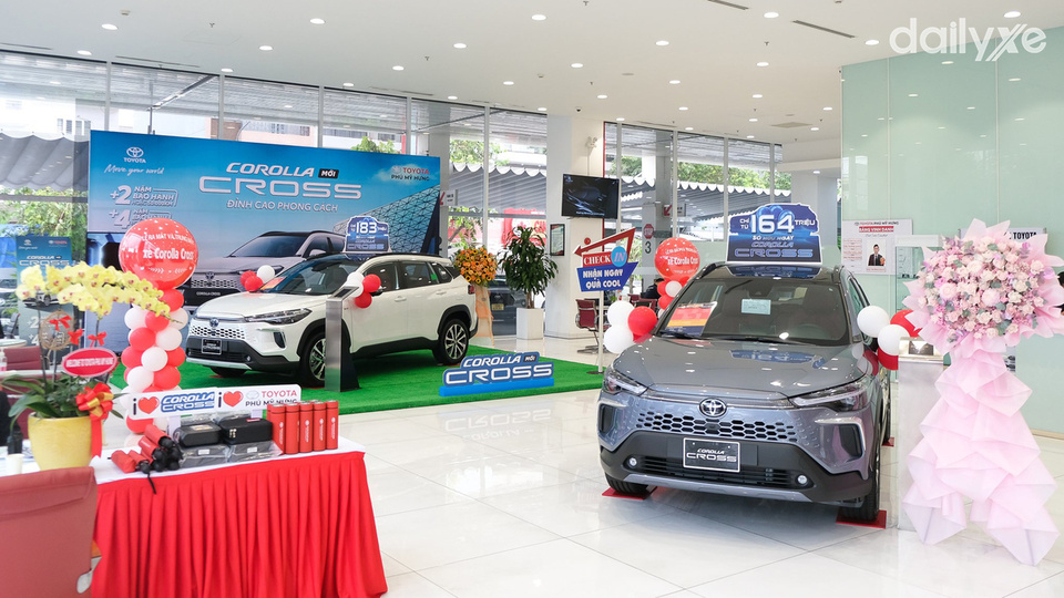 Phòng trưng bày xe tại showroom Toyota Phú Mỹ Hưng