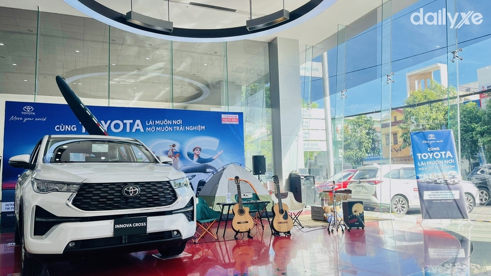 Phòng trưng bày xe của đại lý Toyota Quảng Bình
