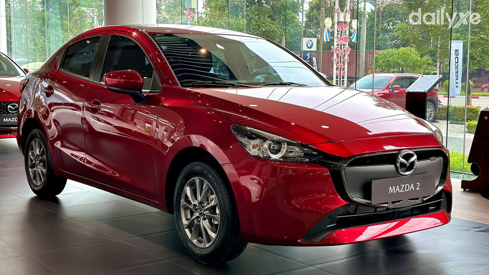 Phòng trưng bày xe tại Mazda Vĩnh Long