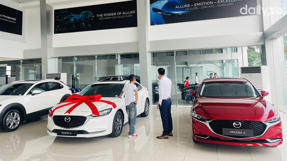 Phòng trưng bày sang trọng của Mazda Chí Linh