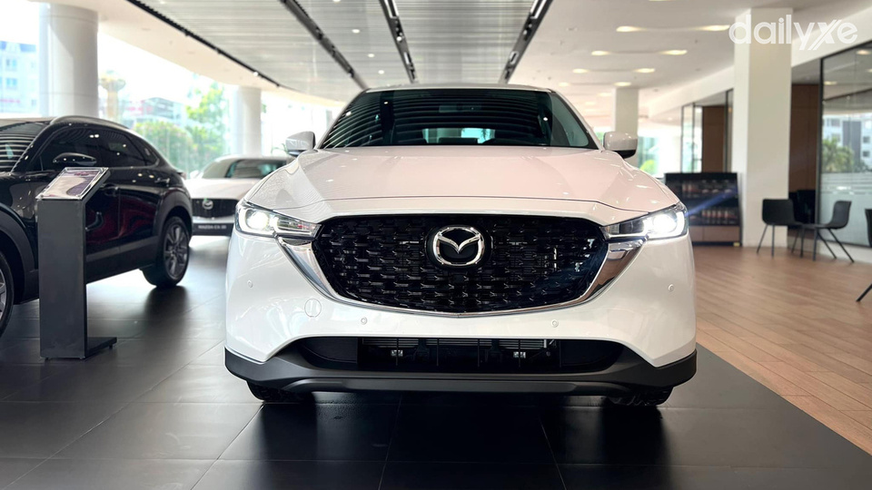 Phòng trưng bày khang trang tại showroom Mazda Kiên Giang