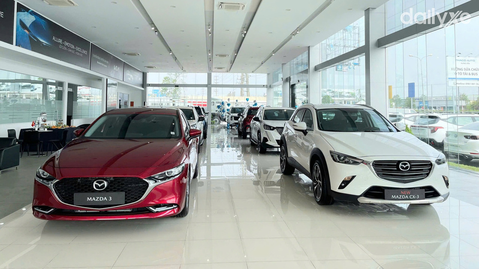 Phòng trưng bày khang trang Showroom Mazda Phố Nối