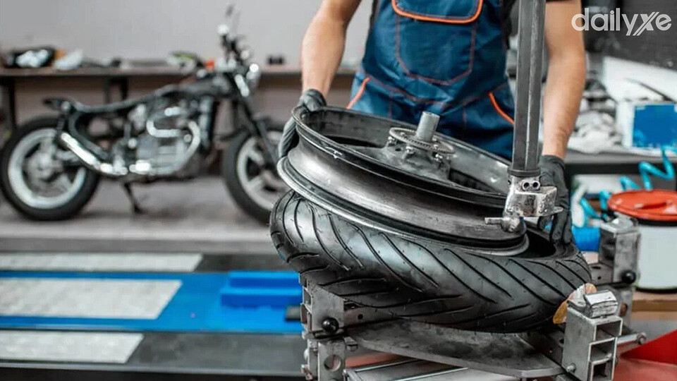 Săm lốp xe cần được kiểm tra và thay thế định kỳ