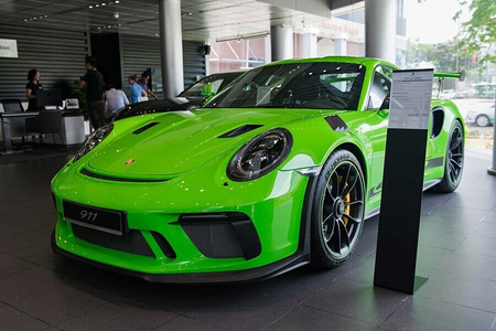 Porsche 911 GT2 RS (Máy xăng) Porsche 911 GT2 RS (Máy xăng)