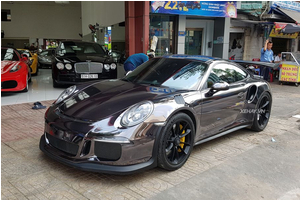 Porsche 911 GT3 RS - Siêu phẩm đường đua trên phố Sài Gòn