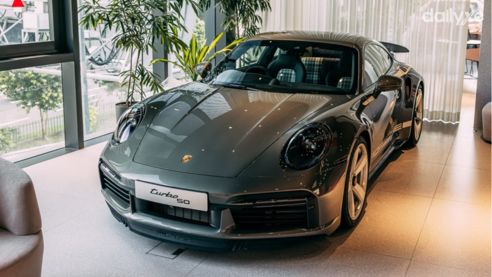 Porsche 911 Turbo 50 Years có mặt tại thị trường Việt