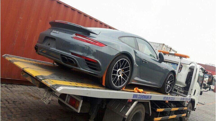 Porsche 911 Turbo S màu xám đầu tiên về Việt Nam trong năm 2018 - Ảnh 1 Porsche 911 Turbo S màu xám đầu tiên về Việt Nam trong năm 2018 - Ảnh 1