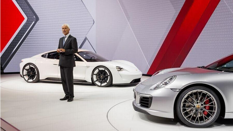 Porsche Mission E bản thương mại có thể mang tên Taycan - Hình 3 Porsche Mission E bản thương mại có thể mang tên Taycan - Hình 3