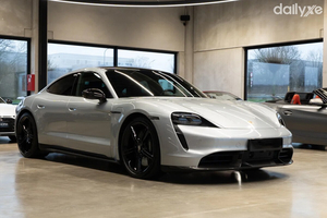 Porsche Taycan 4S (Máy điện)