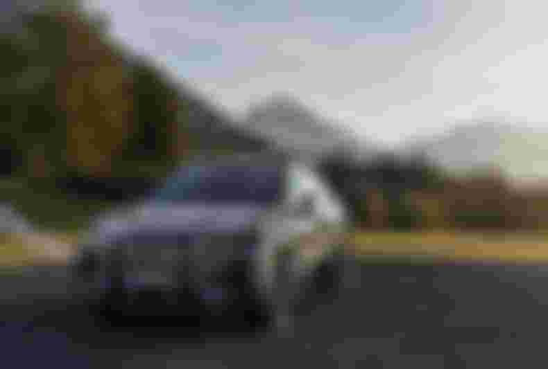 ra mat ban hieu suat cao bmw ix m60 manh 610 ma luc, gia ban tu 2,39 ty vnd
