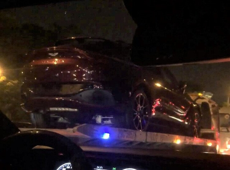 Rộ tin SUV Aston Martin DBX thứ hai về Việt Nam: Màu sơn cá nhân hóa, giá bán gây tò mò ro tin suv aston martin dbx thu hai ve viet nam: mau son ca nhan hoa, gia ban gay to mo
