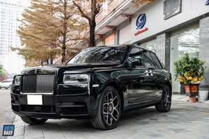 Rolls-Royce Cullinan Black Badge siêu lướt chào bán hơn 41 tỷ