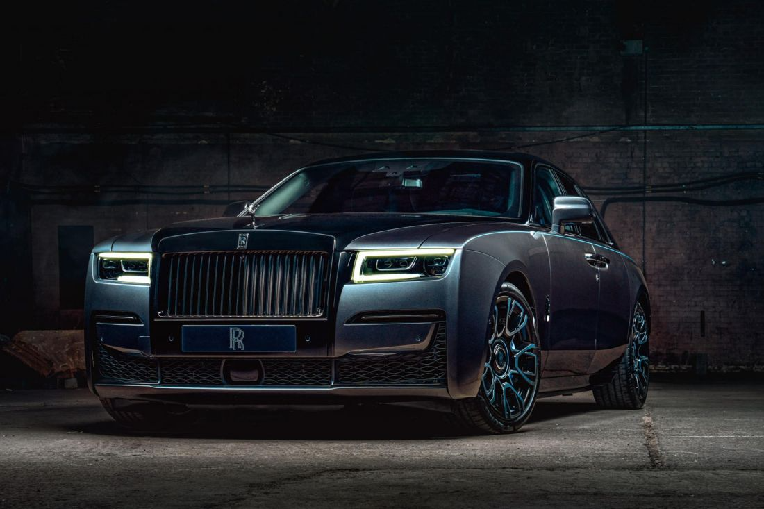 Rolls-Royce Ghost Black Badge - Được trang bị những tính năng hiện đại và động cơ mạnh mẽ, Rolls-Royce Ghost Black Badge đem đến cho bạn một trải nghiệm lái xe thật đẳng cấp và sang trọng. Hãy khám phá chiếc xe đầy ấn tượng này qua hình ảnh tuyệt đẹp.