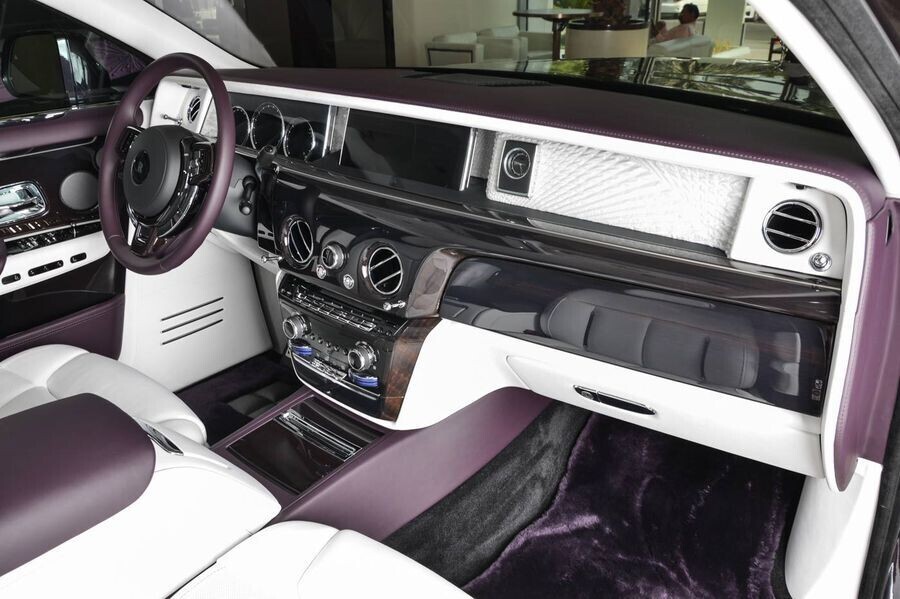 2019 RollsRoyce Phantom Interior Photos  CarBuzz