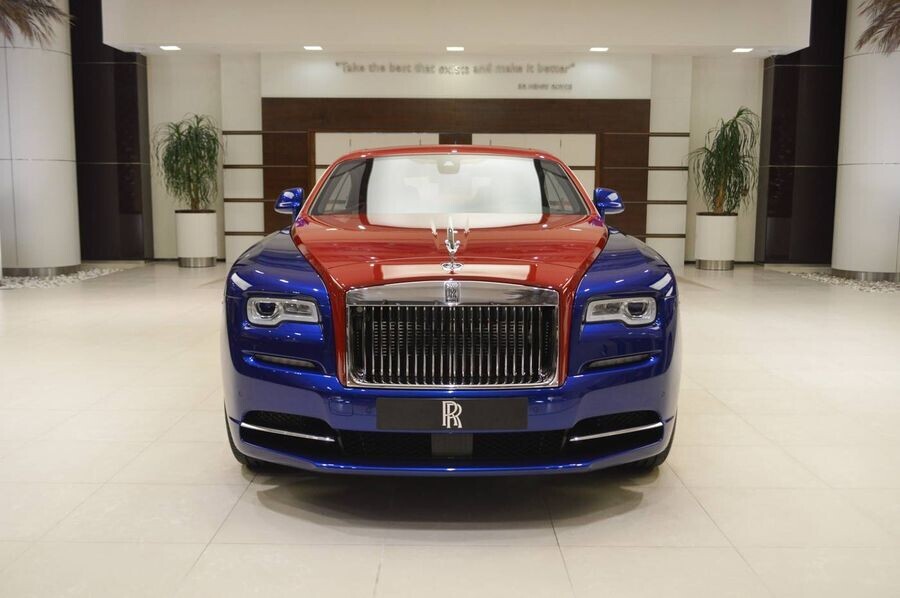 Rolls-Royce Wraith đột nhiên xuất hiện với cấu hình đỏ - xanh “vừa lạ vừa hay” - Hình 6