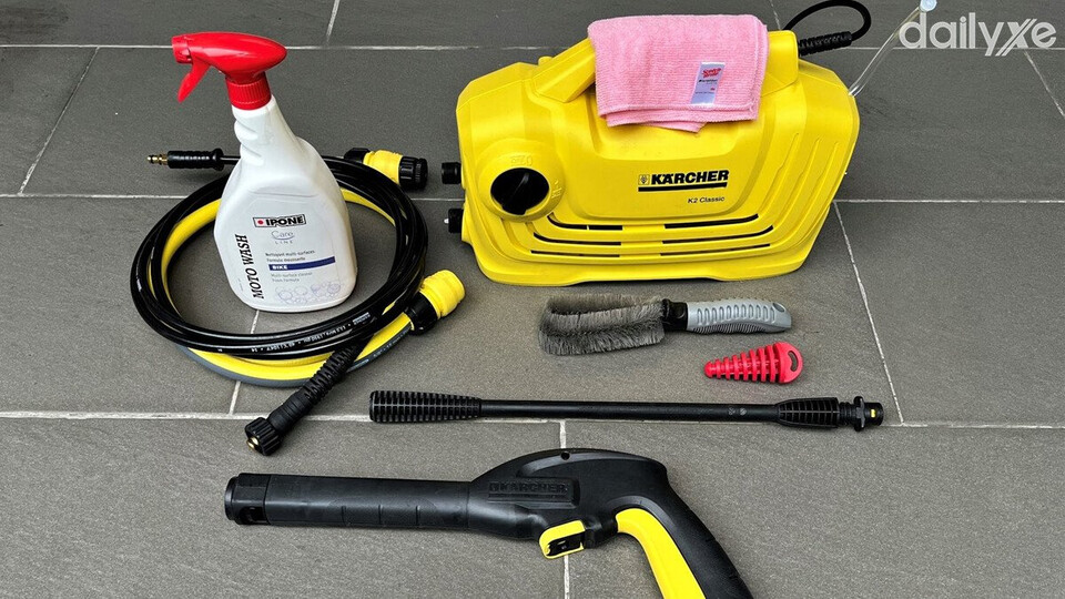 Chuẩn bị dụng cụ cần thiết khi tự rửa xe ô tô tại nhà