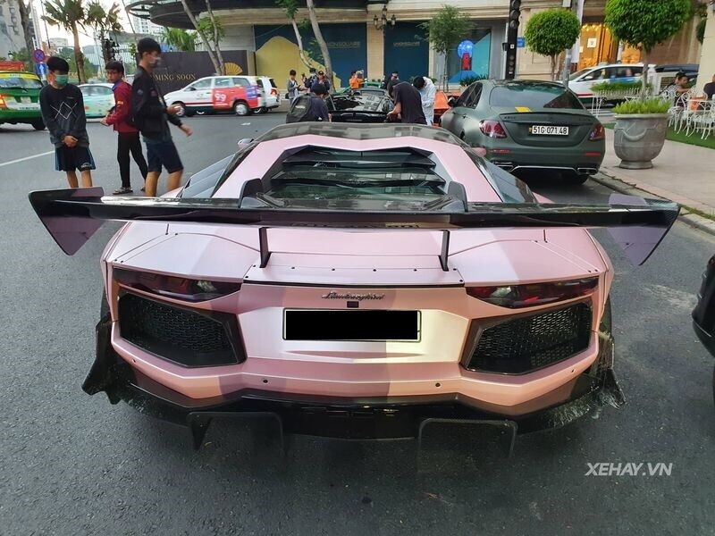 Sài Gòn: Bộ tứ McLaren 720S và Lamborghini Aventador gặp mặt