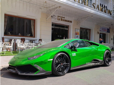 Sài Gòn: Lamborghini Huracan bắt cặp cùng Ferrari 458 Italia dạo phố