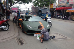 Sài Gòn: Lamborghini Huracan độ mâm khủng, gắn biển số chuẩn bị đi chơi lễ 2/9