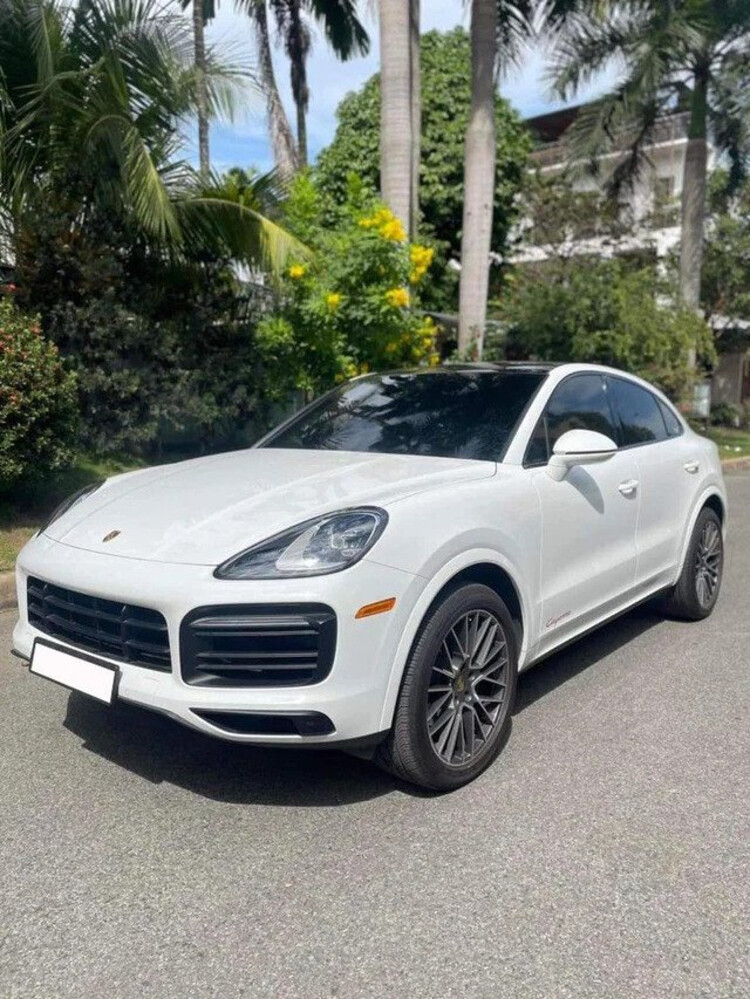 Sau BMW Z4, Minh Nhựa tiếp tục chia tay Porsche Cayenne Coupe chỉ sau 3.000km lăn bánh, dọn chỗ đón Mercedes-AMG GT R Pro sau bmw z4, minh nhua tiep tuc chia tay porsche cayenne coupe chi sau 3.000km lan banh, don cho don mercedes-amg gt r pro