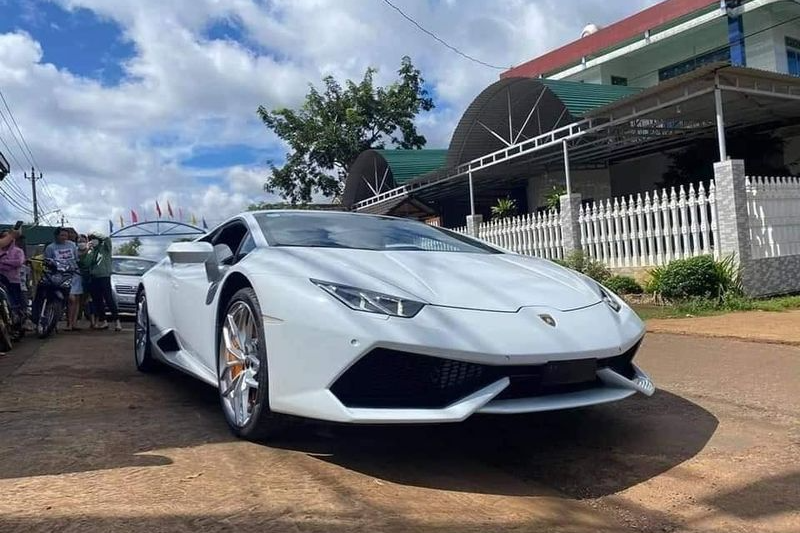 Sau nhiều năm ngắm mô hình, thanh niên 23 tuổi ở Đắk Lắk đã tậu được  Lamborghini Huracan