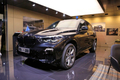 Sau tất cả, đến lượt BMW cà khịa Tesla sau vụ vỡ kính của Cybertruck
